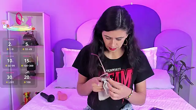 SophieGomez22 online show from 11/21/25, 11:20