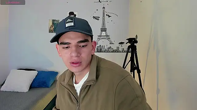 Snapshot of Ares_Johnson chatting on 12/27/24, 12:18 Ares Johnson online show from 12/27/24, 12:18