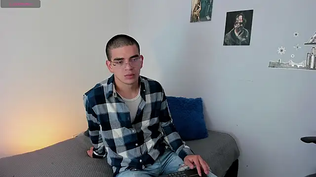 Snapshot of Ares_Johnson chatting on 01/03/25, 01:58 Ares Johnson online show from 01/03/25, 01:58