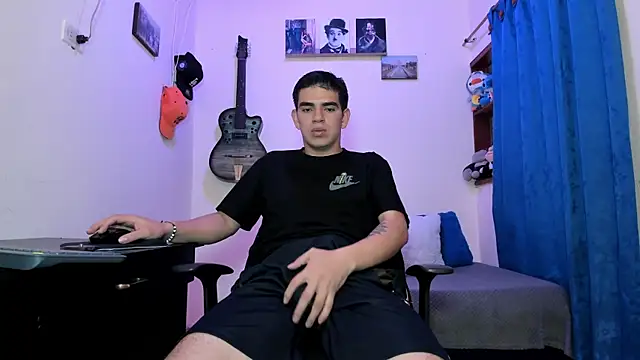 Snapshot of Ares_Johnson chatting on 02/19/25, 06:43 Ares Johnson online show from 02/19/25, 06:43