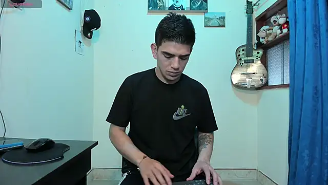 Snapshot of Ares_Johnson chatting on 03/14/25, 03:03 Ares Johnson online show from 03/14/25, 03:03