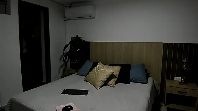 rebeca cortez  online show from 02/20/26, 07:47