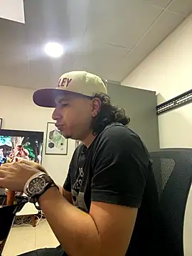 DanielGomez9 online show from 01/17/26, 08:56