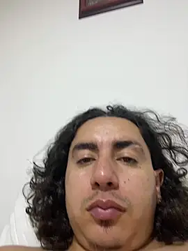 Snapshot of DanielGomez9 chatting on 06/15/26, 01:19 DanielGomez9 online show from 06/15/26, 01:19