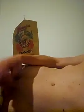 Snapshot of v4Tomasgrau9 chatting on 04/05/26, 04:53 v4Tomasgrau9 online show from 04/05/26, 04:53