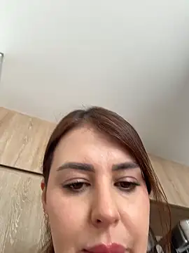 Eva Gonzalez online show from 04/12/26, 02:00