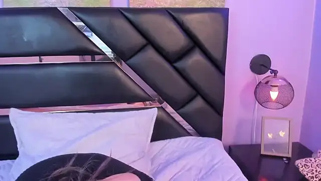 Annie mone online show from 03/19/25, 10:09