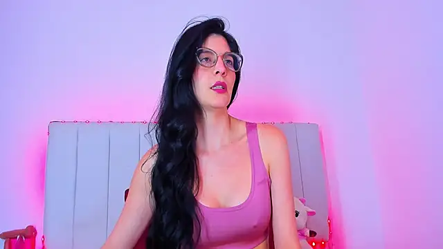 Snapshot of caro_lyne_ chatting on 05/28/26, 06:16 caro lyne online show from 05/28/26, 06:16
