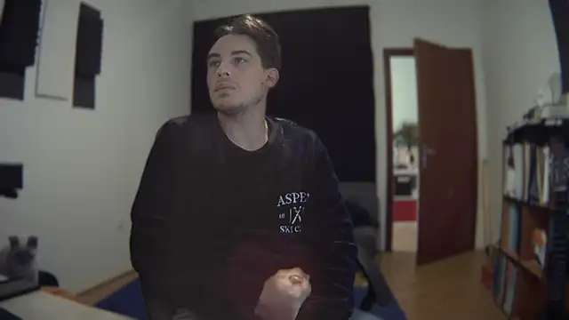 Snapshot of abe_in_red chatting on 01/15/25, 10:24 abe in red online show from 01/15/25, 10:24