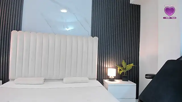 Madiee Rhea online show from 02/25/26, 07:34