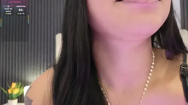 Madiee Rhea online show from 04/11/26, 07:51