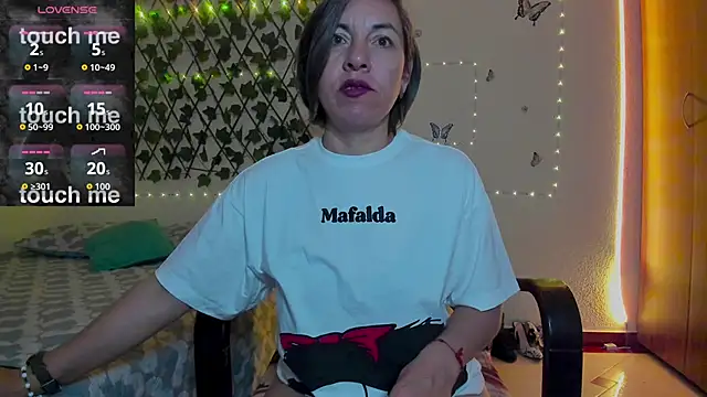 Lady breaks hearts online show from 09/14/25, 10:03