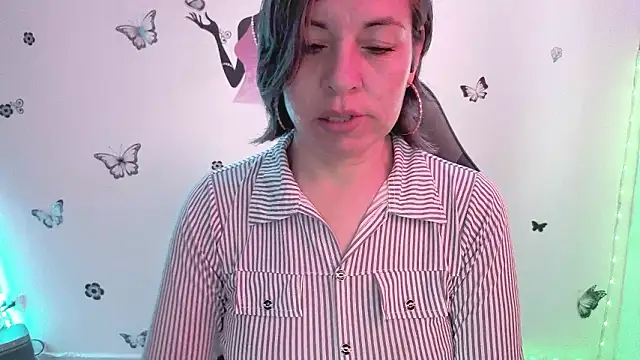 Lady breaks hearts online show from 03/12/26, 12:55