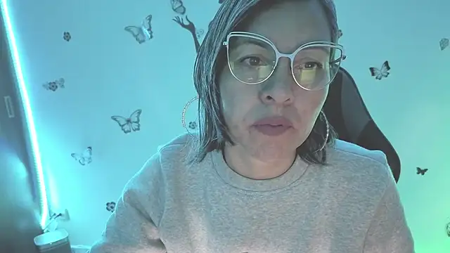 Lady breaks hearts online show from 04/12/26, 10:31