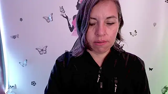 Lady breaks hearts online show from 04/21/26, 12:44