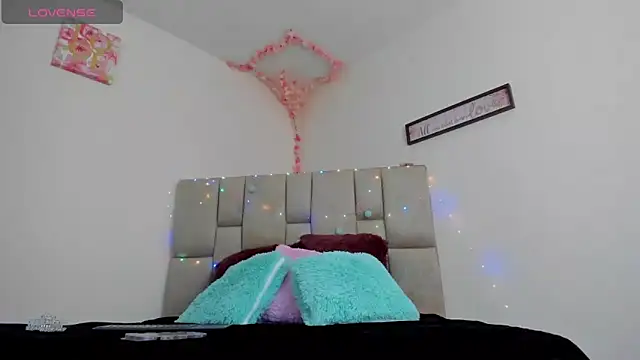 celeste anderson online show from 12/24/24, 04:08