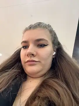 Snapshot of Holy_Tereza chatting on 04/28/26, 03:39 Holy Tereza online show from 04/28/26, 03:39