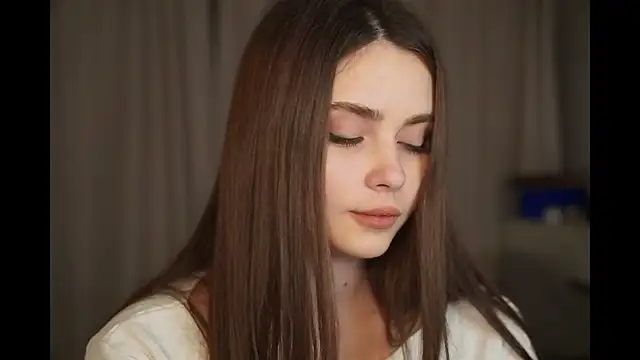 CarmenMoore26 online show from 12/16/25, 08:03