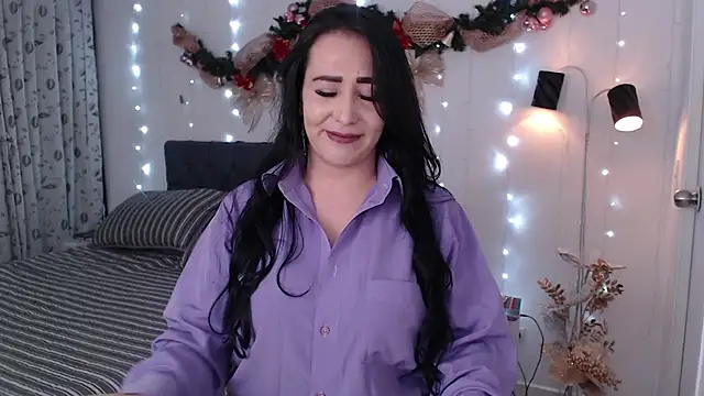 Snapshot of miawilson_1 chatting on 12/29/24, 04:05 miawilson 1 online show from 12/29/24, 04:05