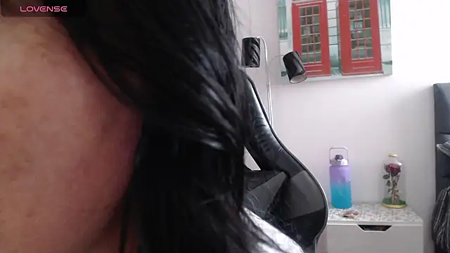 Snapshot of miawilson_1 chatting on 03/08/25, 10:24 miawilson 1 online show from 03/08/25, 10:24