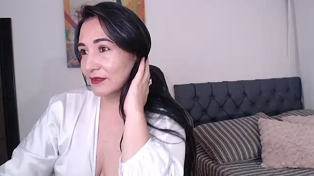 Snapshot of miawilson_1 chatting on 05/19/26, 04:19 miawilson 1 online show from 05/19/26, 04:19