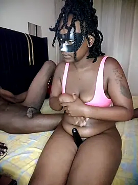 KikiLovesD online show from 11/18/25, 09:03