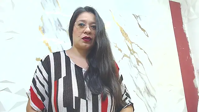 MiaCallie online show from 10/30/25, 02:02