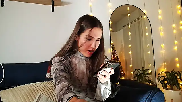 Snapshot of Melisa_cream chatting on 12/27/24, 02:47 Melisa cream online show from 12/27/24, 02:47