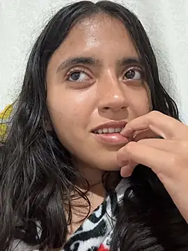 ViolettaSummer online show from 04/03/26, 12:19