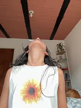 ViolettaSummer online show from 04/11/26, 08:02