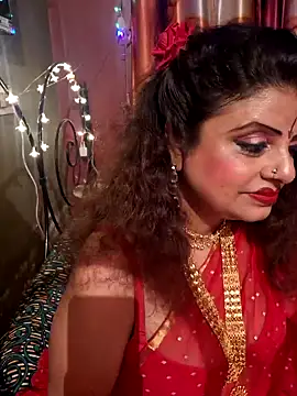 Snapshot of Maaya66 chatting on 01/02/25, 04:56 Maaya66 online show from 01/02/25, 04:56