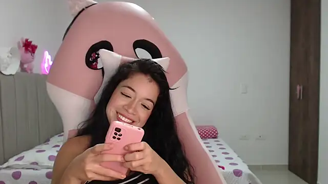 Caribbean beauty  online show from 03/14/25, 05:27