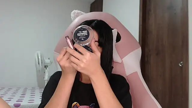 Caribbean beauty  online show from 03/16/25, 01:38