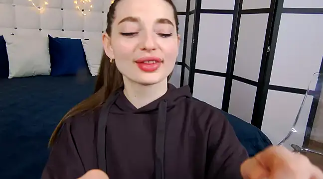 NicoleRosss online show from 02/14/25, 08:59