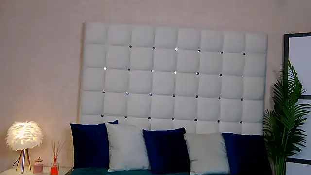 NicoleRosss online show from 03/14/25, 10:18