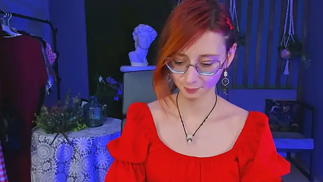 Snapshot of Orianna_Fox chatting on 12/11/24, 08:39 Orianna Fox online show from 12/11/24, 08:39