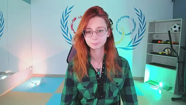 Snapshot of Orianna_Fox chatting on 12/12/24, 12:22 Orianna Fox online show from 12/12/24, 12:22