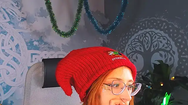 Snapshot of Orianna_Fox chatting on 12/25/24, 06:41 Orianna Fox online show from 12/25/24, 06:41