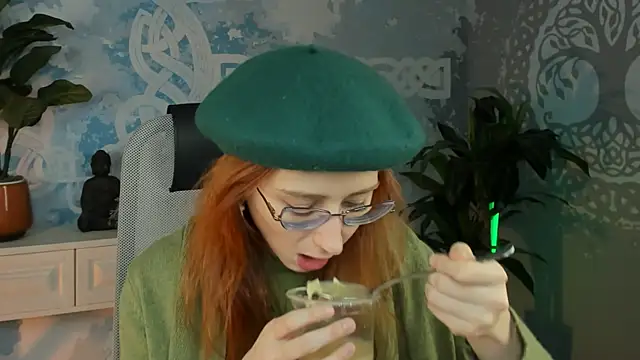 Snapshot of Orianna_Fox chatting on 12/30/24, 01:03 Orianna Fox online show from 12/30/24, 01:03