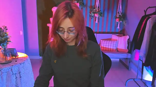 Snapshot of Orianna_Fox chatting on 03/22/25, 01:11 Orianna Fox online show from 03/22/25, 01:11