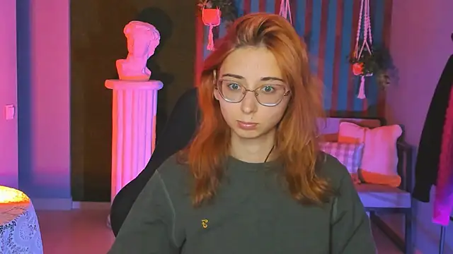 Snapshot of Orianna_Fox chatting on 03/22/25, 04:35 Orianna Fox online show from 03/22/25, 04:35