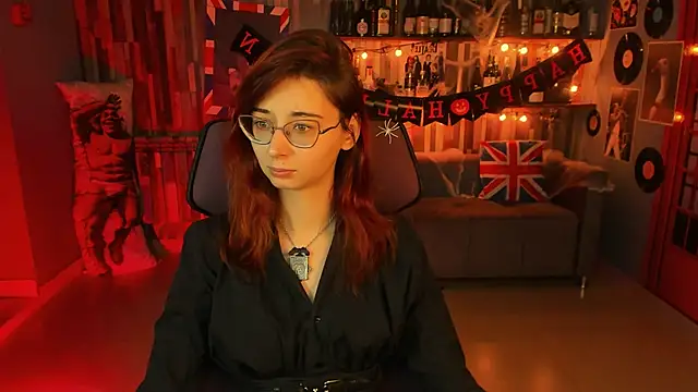 Snapshot of Orianna_Fox chatting on 10/18/25, 09:21 Orianna Fox online show from 10/18/25, 09:21