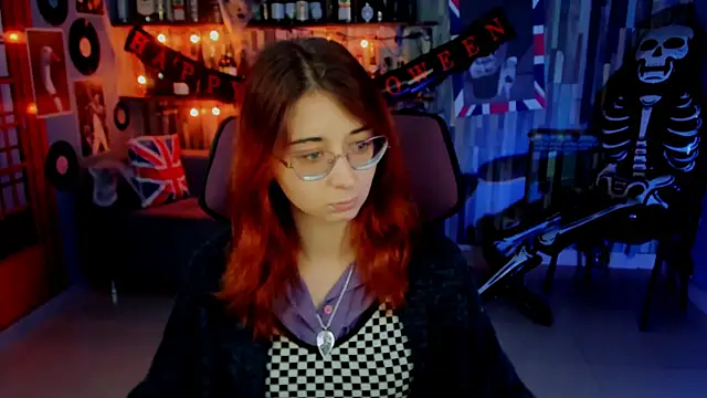 Snapshot of Orianna_Fox chatting on 10/21/25, 09:21 Orianna Fox online show from 10/21/25, 09:21