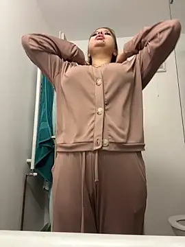 Snapshot of AllysonK chatting on 12/22/25, 12:02 AllysonK online show from 12/22/25, 12:02