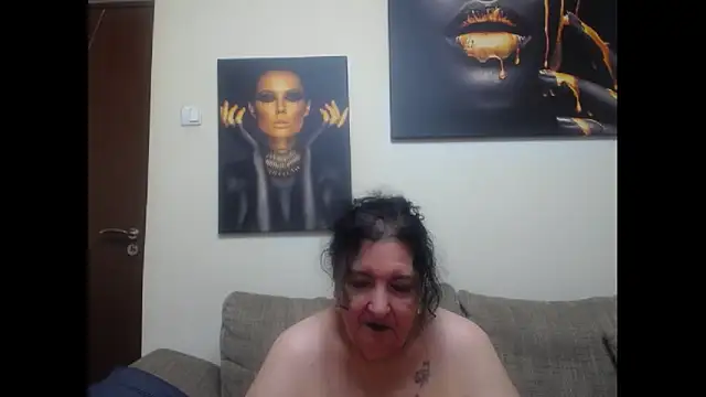 Snapshot of maturekorine chatting on 06/11/26, 12:32 maturekorine online show from 06/11/26, 12:32