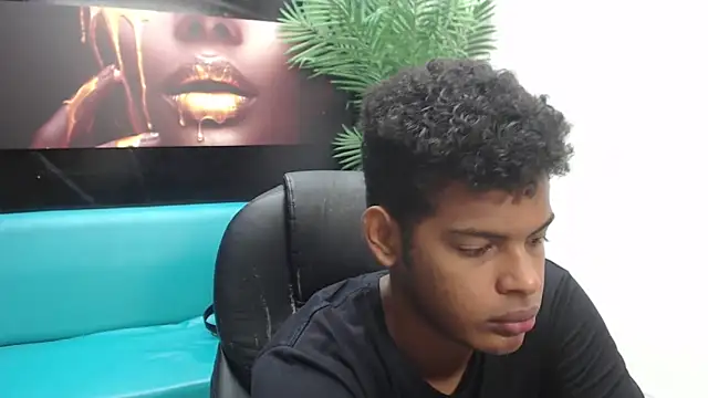 boylittle19cm online show from 03/08/25, 12:41