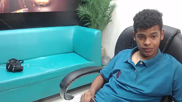 boylittle19cm online show from 03/13/25, 12:35