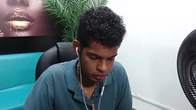 boylittle19cm online show from 03/15/25, 12:24