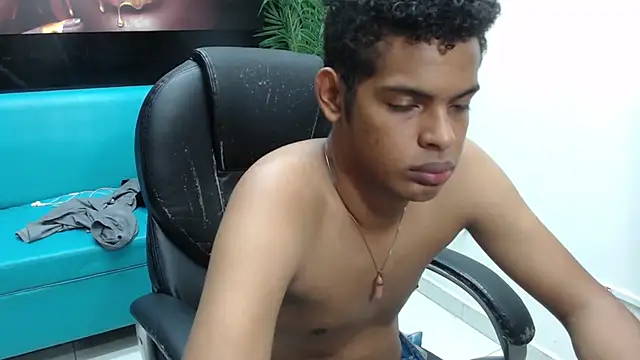 boylittle19cm online show from 03/18/25, 03:31