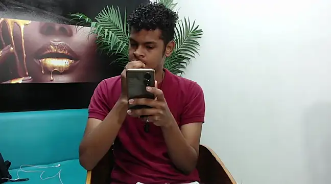 boylittle19cm online show from 03/22/25, 12:25